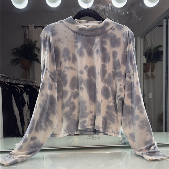 Wild Fable Tie Dye Long Sleeve Turtleneck Sweater Top Blue White Medium - Picture 2 of 6